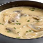 صوره عن طريقة عمل شوربة المشروم اللذيذة بمكونات بسيطة