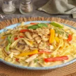 صوره عن طريقة عمل مكرونة وايت صوص بالدجاج والمشروم زي المطاعم