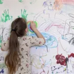 صوره عن خلطات سريعة لتنظيف الحائط من رسومات أطفالك