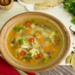 صوره عن طريقة عمل شوربة المشروم بالدجاج والقمح.. صحية ولذيذة