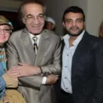 صوره عن عمرو محمود ياسين في ذكرى رحيل والده: فقدت السند والأمان وكبرت سنين كتير في يوم واحد