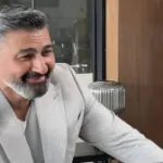 صوره عن ياسر جلال يحقق أمنية الطفل «بائع البلاستيك» بزيارة إنسانية في منزله بدار السلام