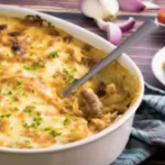 صوره عن طريقة عمل المكرونة بالسجق والبشاميل بخطوات بسيطة وطعم شهي