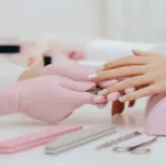 صوره عن 7 عادات يومية تمنحك أظافر صحية دون صالون التجميل